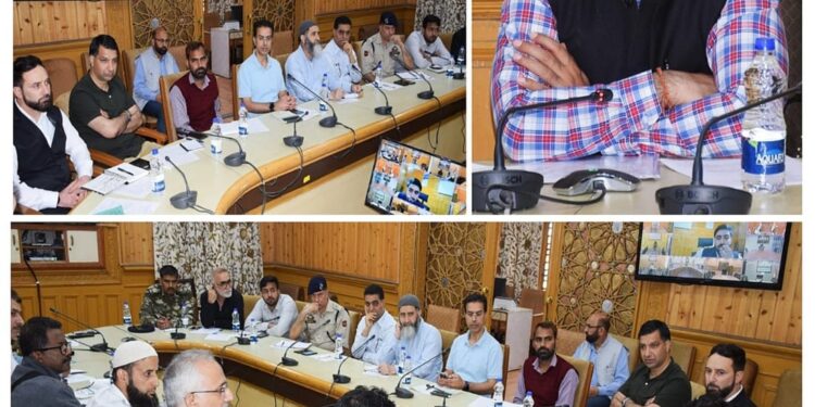 Ensure all facilities for smooth facilitation of Hajj Pilgrims upon arrival at Airport: Div Com Kashmir to Officers