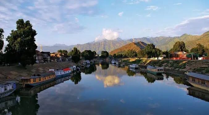 Jhelum Swells Amid Rains, Flows Above Flood Alert Mark Near Sangam