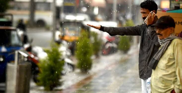 Moderate to heavy rains lash J&K, MeT predicts more