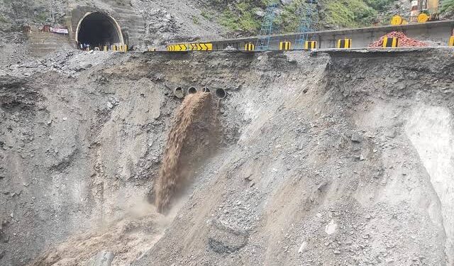Highway closed; SSG, Mughal road reopen