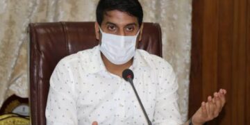 District Administration Srinagar Conducts Surprise Inspection of Patwar Khanas