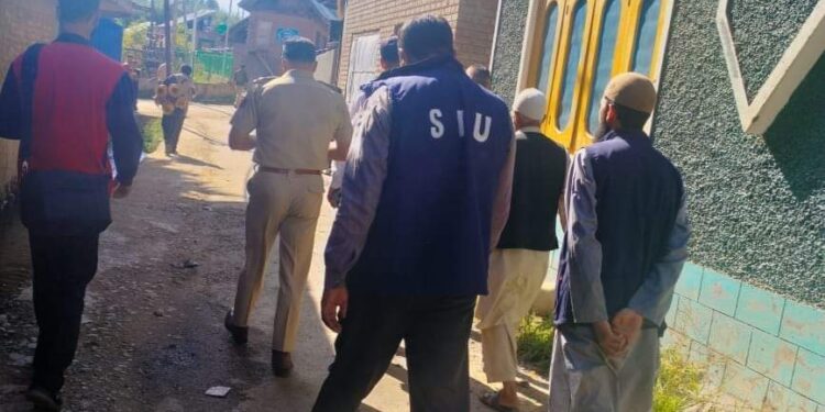 2 Cars, 1 Two-wheeler Seized in Joint Operation By Police, SIU in Shopian