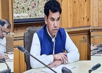 Div Com Kashmir reviews physical progress of Transit Accommodation for PM Package employees