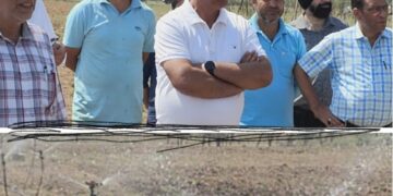 Director Agriculture visits Saffron Fields of Pampore