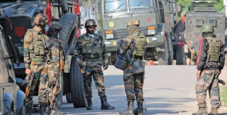 Day 03 Kokernag Gunfight: Heavy Firing, Shelling Going On, Operation To Continue throughout Night Until All Holed Up Militants Are Not Eliminated: ADGP Kashmir