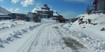 Mughal road reopens after 2 -day closure
