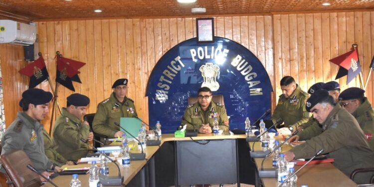 IGP Kashmir visits Budgam, chairs review meeting
