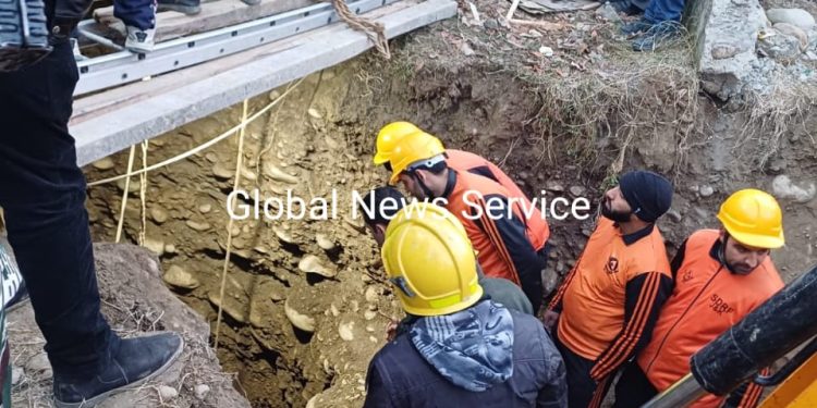 Man Falls Into 40-ft Deep Well in Tangmarg Baramulla; Intense Operation Underway