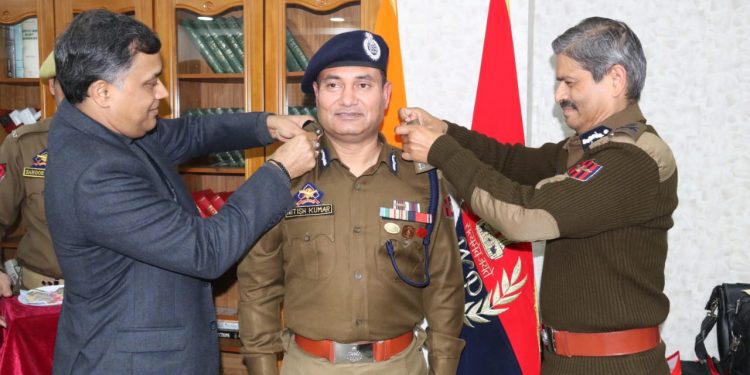 DGP R.R Swain Decorates Anand Jain, Nitish Kumar With ADGP Rank