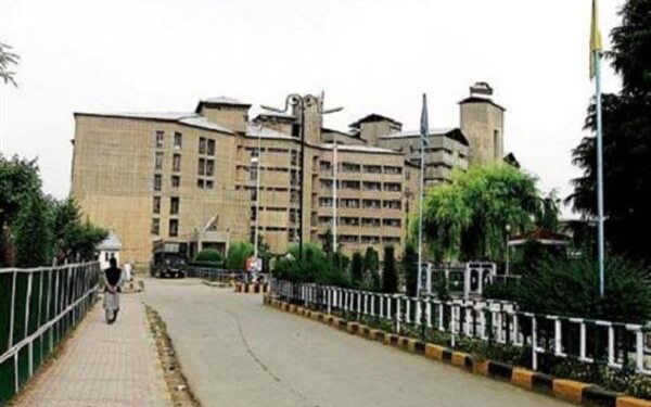 Dir SKIMS: Govt invites applications