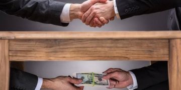 Ranger Officer Khuehama Forest Division in Bandipora Caught ‘Red-handed While Accepting Bribe’