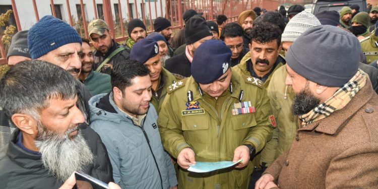 IGP Kashmir inspects drug de-addiction centre, under-construction police post, police station in Baramulla