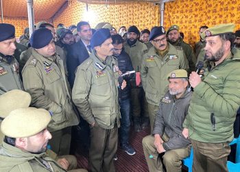 DGP J&K RR Swain Participates in ‘Bada Khana’ Programme At DPL Kupwara