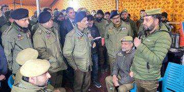 DGP J&K RR Swain Participates in ‘Bada Khana’ Programme At DPL Kupwara