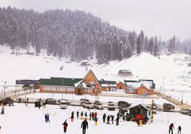 Rains lash Srinagar, other plains; snowfall in Pahalgam, Gulmarg, Kokernag