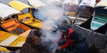 Kashmir Shivers As Srinagar Equals Season’s Coldest Night At Minus 5.4°C