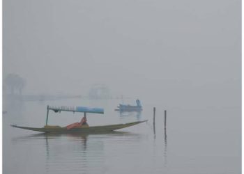Temp drops In Kashmir, Srinagar records minus 4.6°C