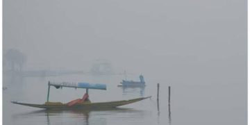 Temp drops In Kashmir, Srinagar records minus 4.6°C