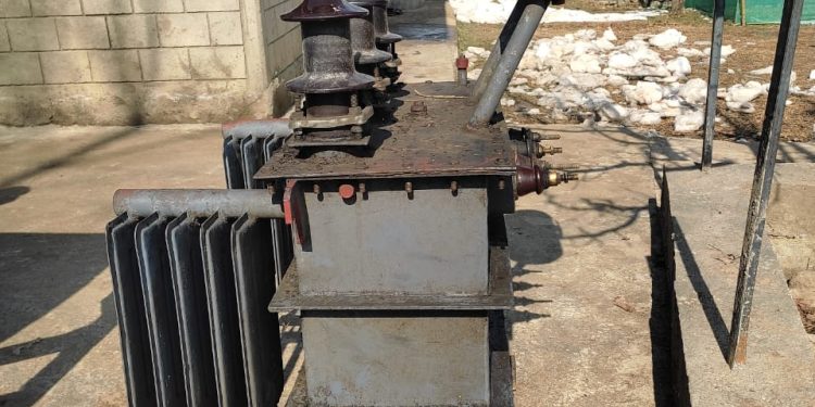 Having Procured Transformer ‘On Their Own’, Hardwani New Colony in Tangmarg Faces Power Woes for ‘Want of Poles’