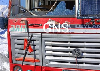 Firefighter Suffers Injuries, Fire-engine Damaged As F&ES Crew Comes Under Attack from Public in Markoot Over Alleged Delayed Response To Douse-off Flames