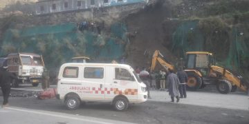 Labourer from UP dies under landslide on Highway