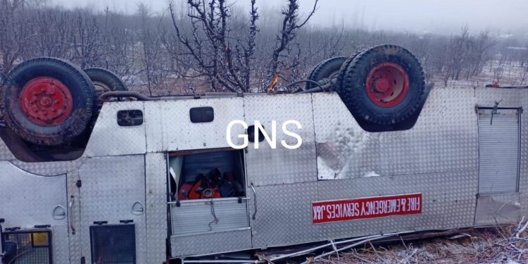 Fire Engine Turns Upside Down On Way To Put Out Fire in Baramulla Village; 4 Firefighters Among 5 Suffer Injuries