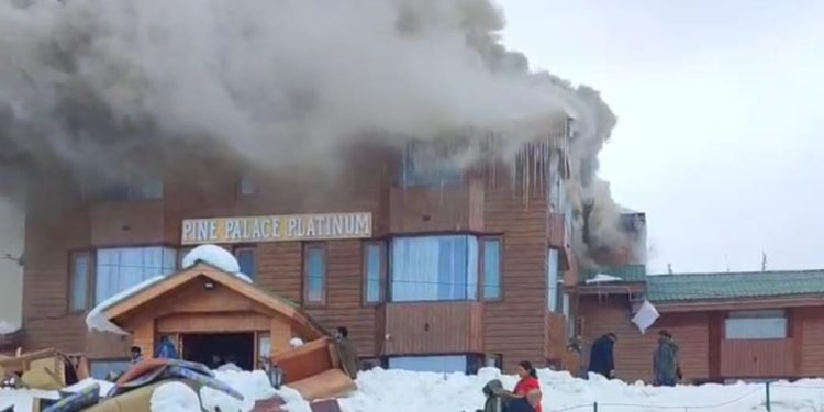 Fire Breaks Out in Hotel in Gulmarg