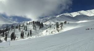 Rains, snow lash Kashmir; Pahalgam received 3 inches of snowfall