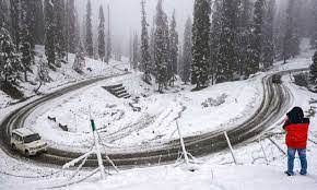 Rains lash parts of plains in Kashmir, snow in higher reaches including Gulmarg