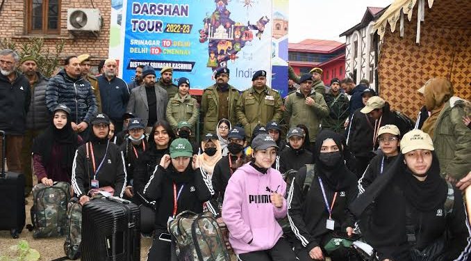 First Batch of Bharat Darshan Tour 2024 Arrives At DPL Srinagar