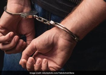 2 Notorious Drug Peddlers Arrested With Contraband Substance in Kupwara: Police