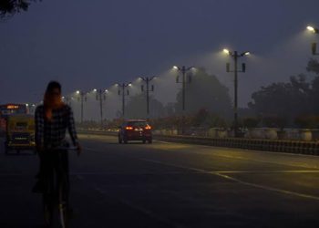 Night temp rises but stays below freezing point in Kashmir