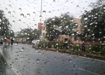 Rains lash parts of plains in Kashmir, snow in higher reaches including Gulmarg