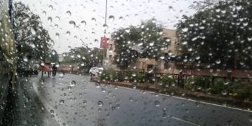 Rains lash parts of plains in Kashmir, snow in higher reaches including Gulmarg