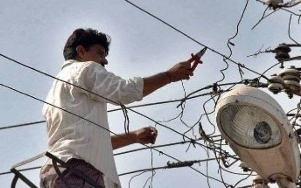 KPDCL snapping connections of non-paying consumers