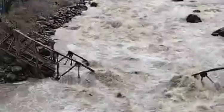 3 Workers Reportedly Washed Away in Jhelum in Uri