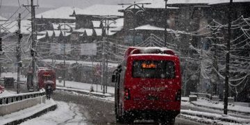 Kashmir braces for light to moderate rains, night temp records increase