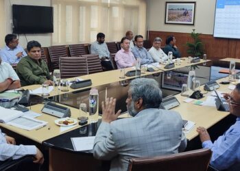 Atal Dulloo reviews implementation of Jal Shakti Abhiyan-Catch the Rain in J&K
