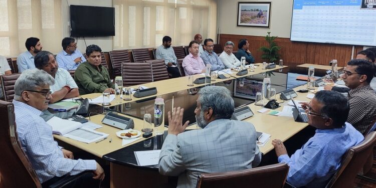 Atal Dulloo reviews implementation of Jal Shakti Abhiyan-Catch the Rain in J&K
