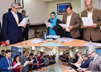 Chief Minister Omar Abdullah administers Integrity Pledge