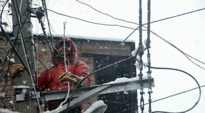 Ahead of peak winter, KPDCL stocks addl 472 KL HSD at Gurez to run DG sets