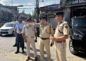 IGP Traffic Suleman Choudhery Reviews Traffic Arrangements In Downtown Srinagar
