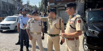 IGP Traffic Suleman Choudhery Reviews Traffic Arrangements In Downtown Srinagar
