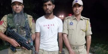 Anantnag Police Apprehends Non-Local Drug Peddler With Brown Sugar In Bijbehara Naka Checking