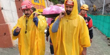 J&K Police MRT Teams Provide Uninterrupted Assistance To Shri Amarnath Ji Yatris Despite Challenging Weather