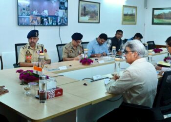 LG Manoj Sinha Chairs High-Level Security Meet, Directs SOP Review For Outside Labourers